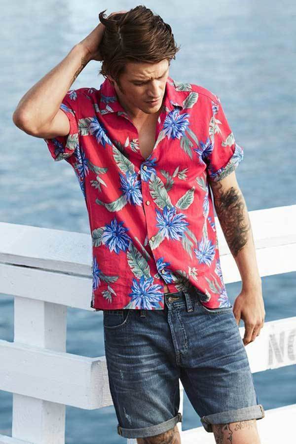 Hawaiian Beach Outfit Ideas for Men-11