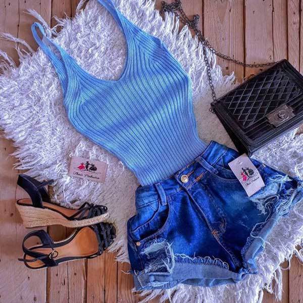 Ripped Blue Denim Shorts Summer Outfits for Women-50