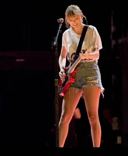 Taylor Swift Cropped Shorts Outfits